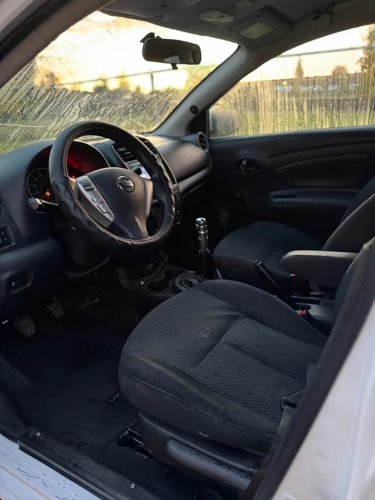 2019 Nissan Versa - Image 5 of 8