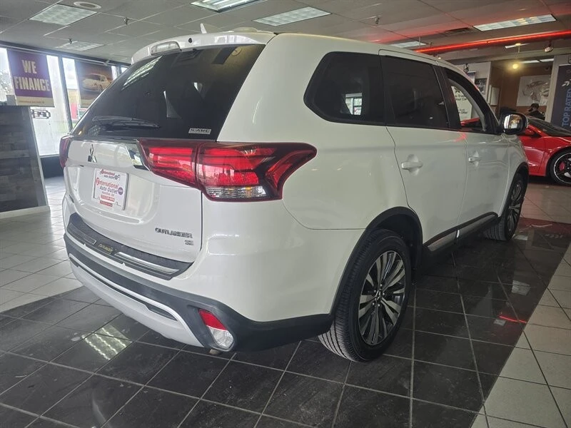 2019 Mitsubishi Outlander - Image 4 of 4