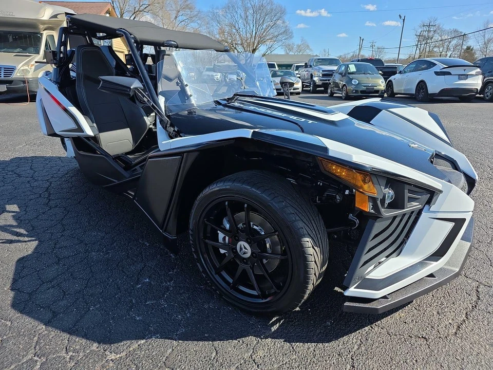 2019 Polaris Slingshot - Image 18 of 21