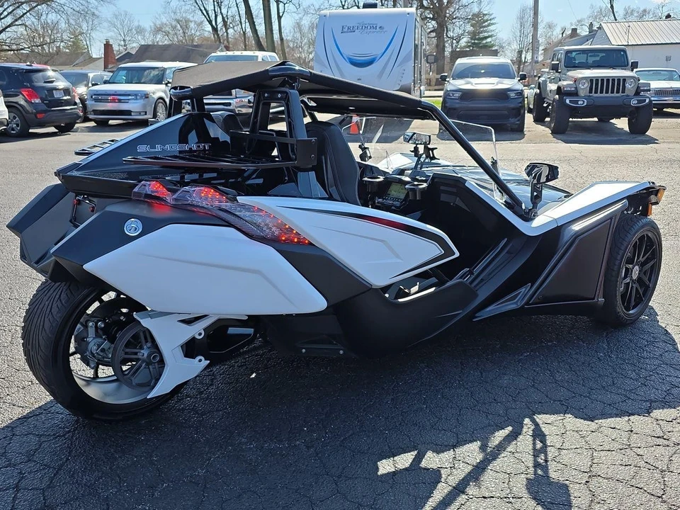 2019 Polaris Slingshot - Image 2 of 21