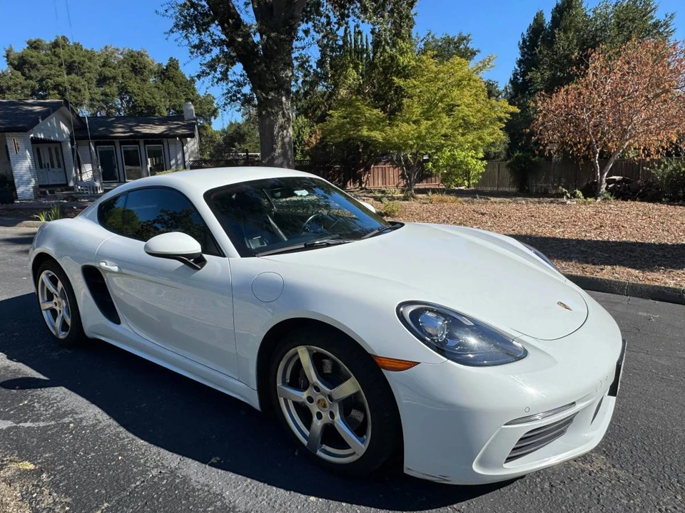2019 Porsche 718 Cayman - Image 8 of 10