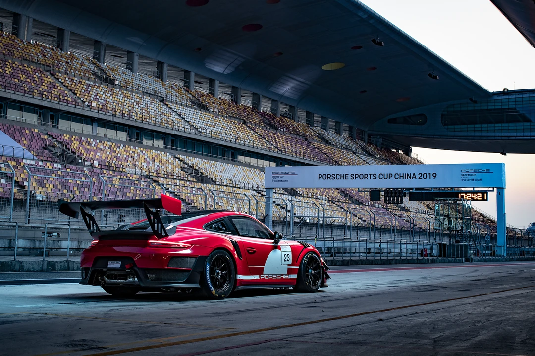 2019 Porsche 991 GT2 RS - Image 4 of 31