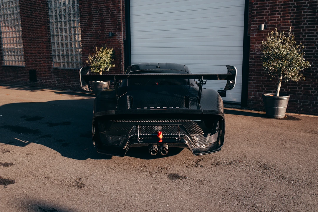 2019 Porsche 934 & 935 - Image 14 of 31