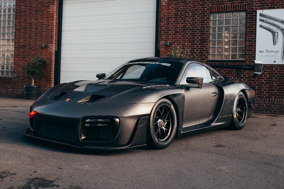 2019 Porsche 934 & 935 - Image 2 of 31