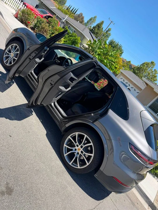 2019 Porsche 9Y0/9Y3 Cayenne - Image 2 of 11