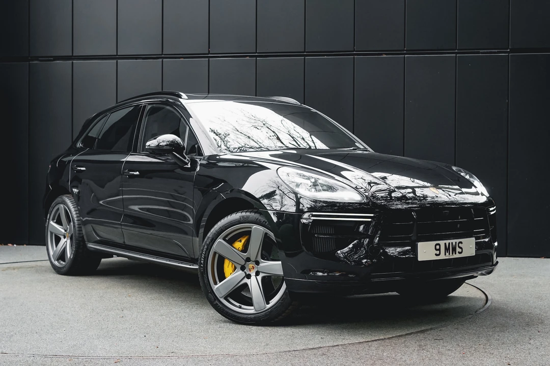 2019 Porsche Macan Turbo - Image 2 of 31