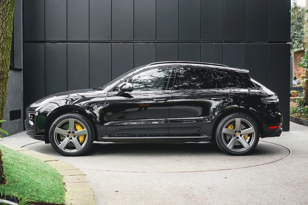 2019 Porsche Macan Turbo - Image 9 of 31
