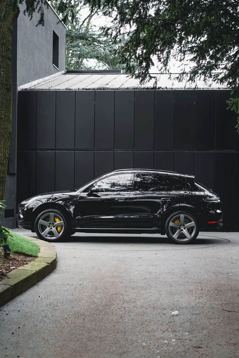 2019 Porsche Macan Turbo - Image 24 of 31