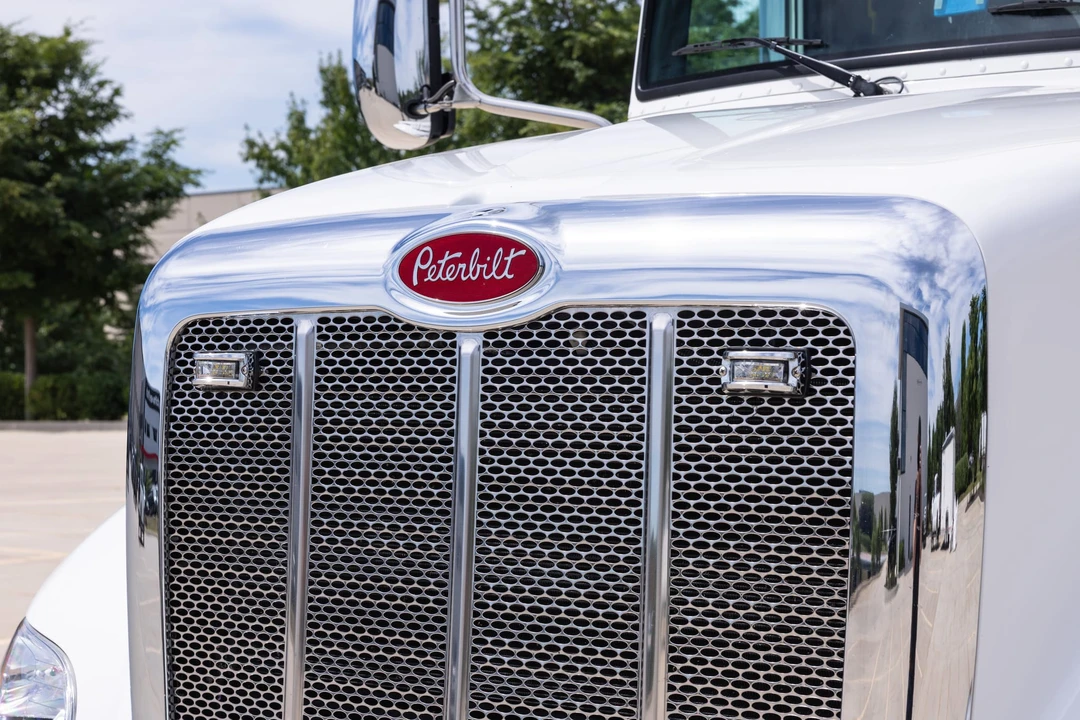 2019 Peterbilt - Image 19 of 31
