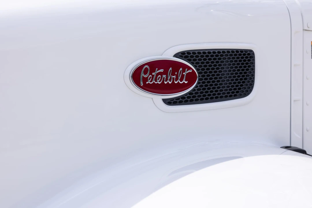2019 Peterbilt - Image 21 of 31