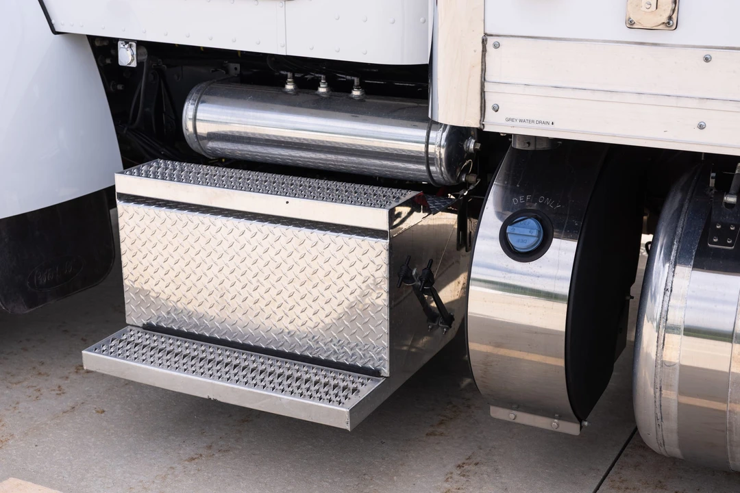 2019 Peterbilt - Image 24 of 31