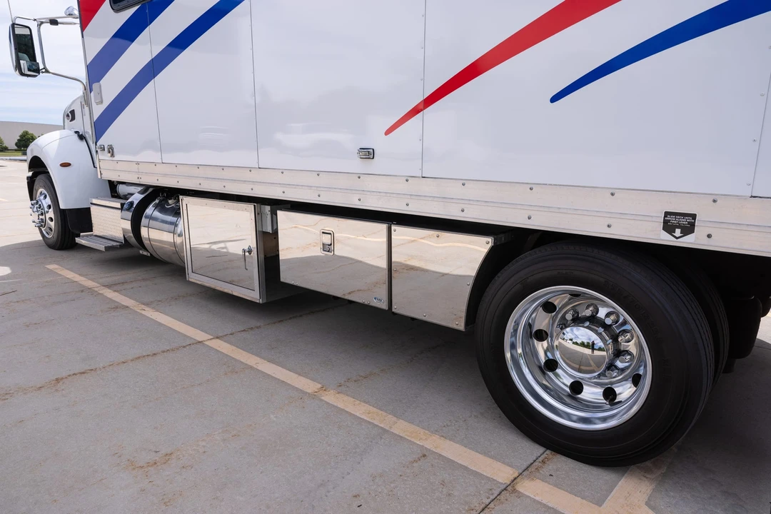 2019 Peterbilt - Image 29 of 31