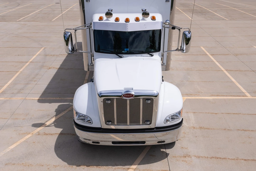 2019 Peterbilt - Image 16 of 31