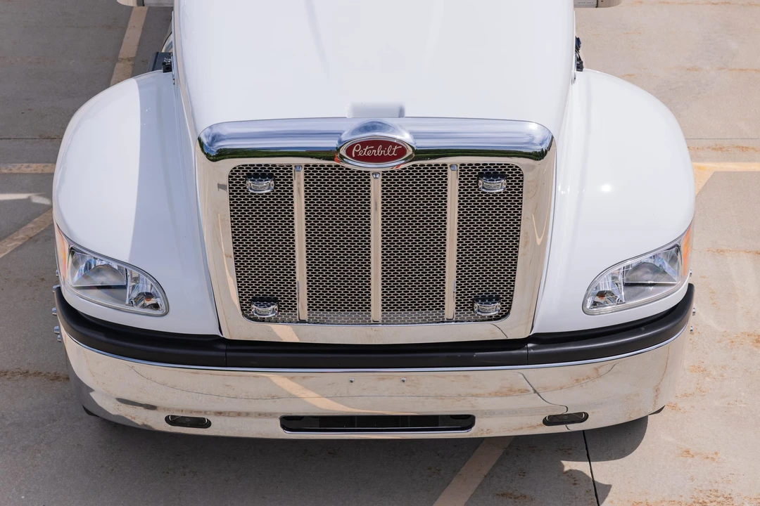 2019 Peterbilt - Image 20 of 31