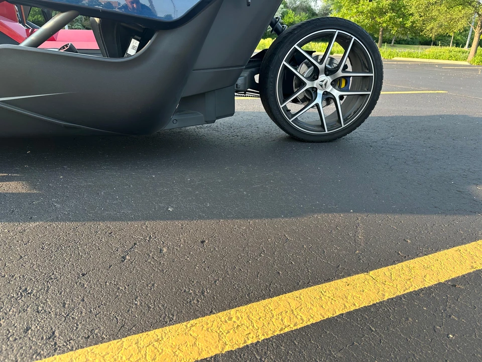 2019 Polaris Slingshot - Image 19 of 31