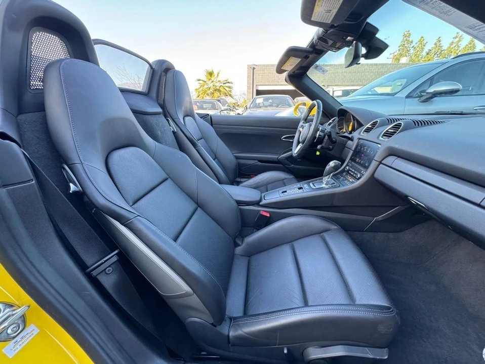2019 Porsche 718 Boxster - Image 9 of 17