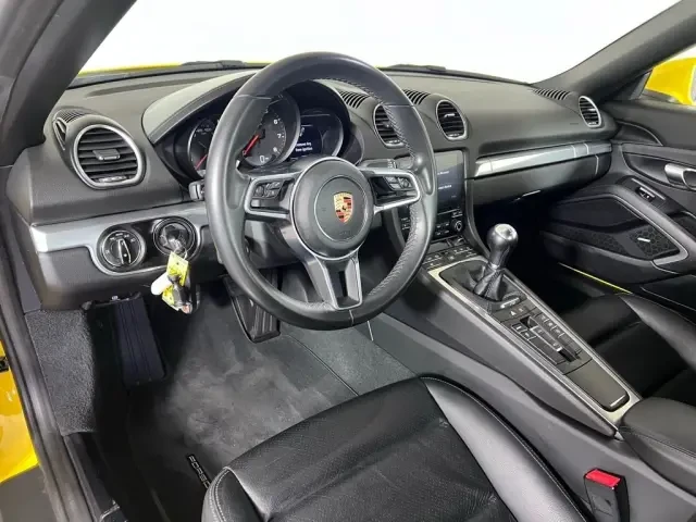 2019 Porsche 718 Boxster - Image 4 of 4