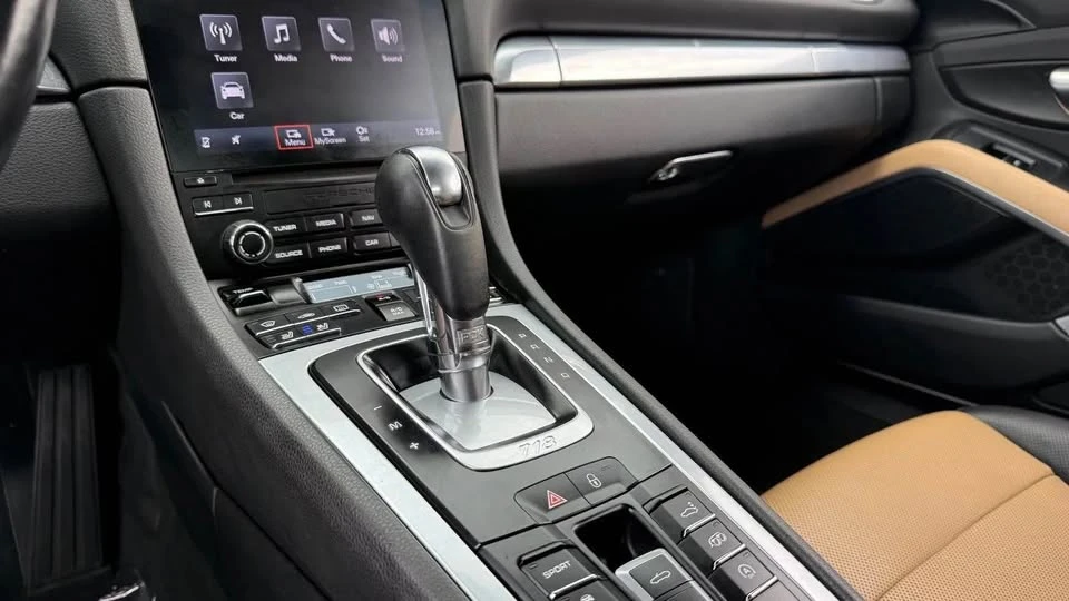 2019 Porsche 718 Boxster - Image 11 of 15