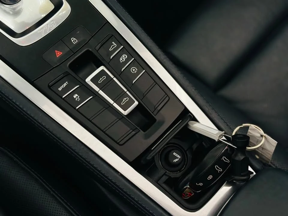 2019 Porsche 718 Boxster - Image 17 of 19