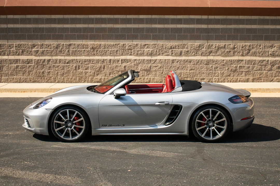 2019 Porsche 718 Boxster S - Image 9 of 31
