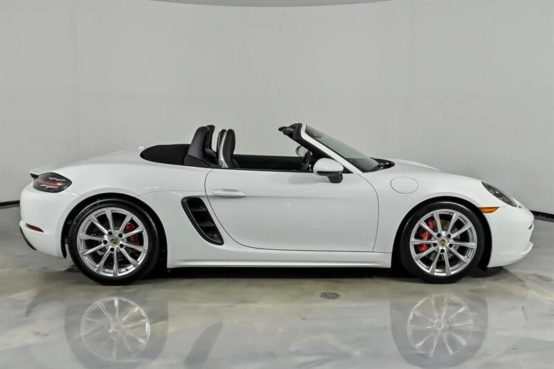 2019 Porsche 718 Boxster S - Image 11 of 31