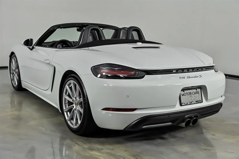 2019 Porsche 718 Boxster S - Image 8 of 31