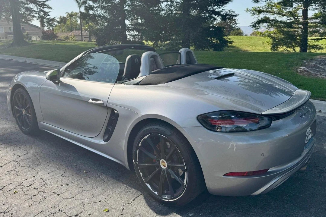 2019 Porsche 718 Boxster S - Image 9 of 31
