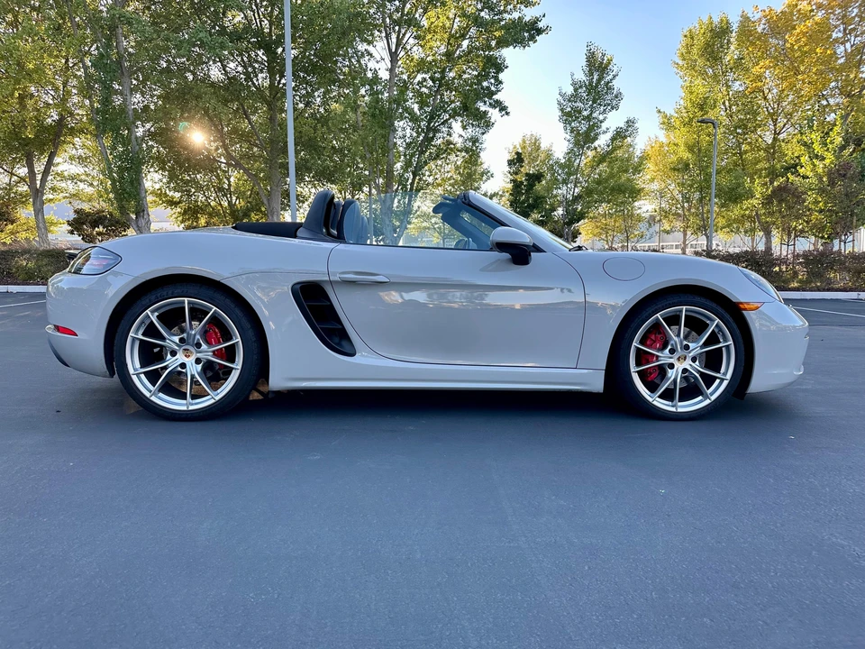 2019 Porsche 718 Boxster S - Image 14 of 31