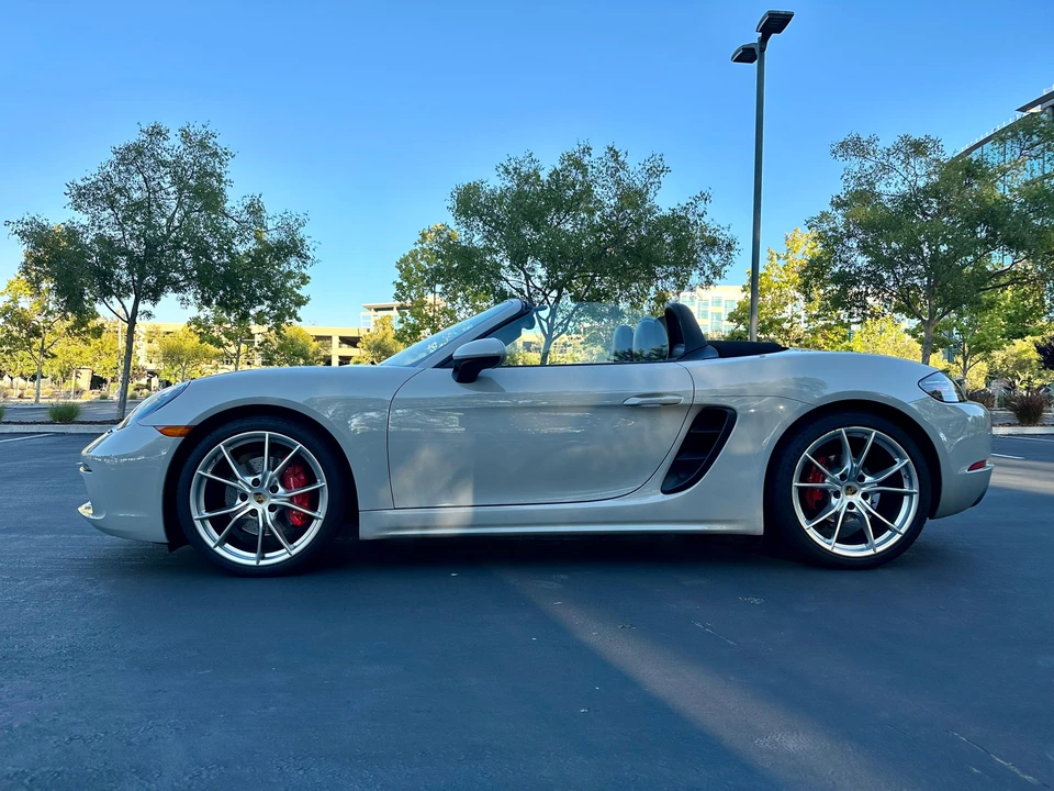2019 Porsche 718 Boxster S - Image 8 of 31
