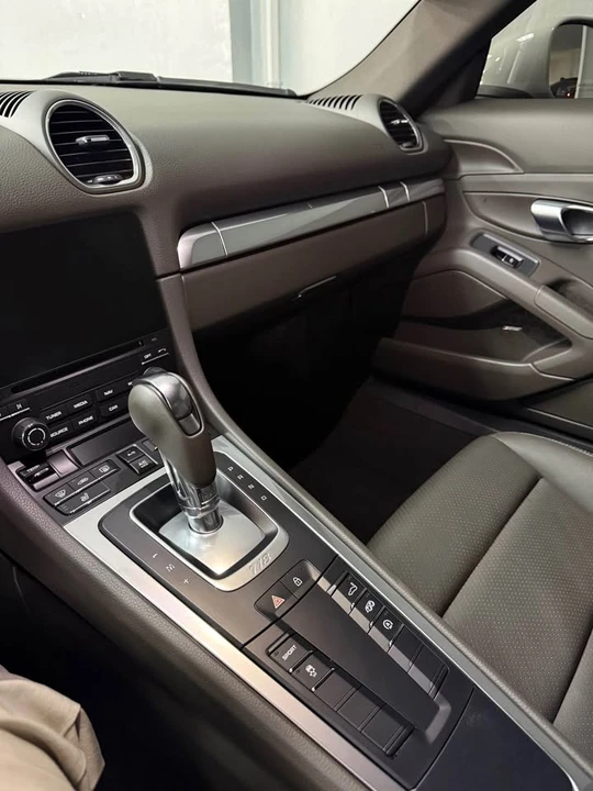 2019 Porsche 718 Cayman - Image 8 of 9