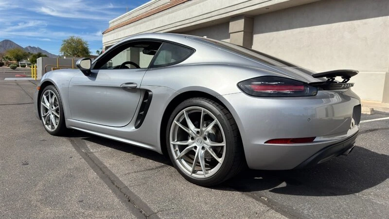 2019 Porsche 718 Cayman - Image 8 of 20