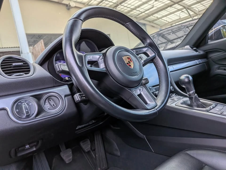2019 Porsche 718 Cayman - Image 9 of 13