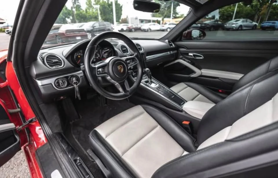 2019 Porsche 718 Cayman - Image 11 of 15