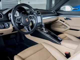 2019 Porsche 718 Cayman - Image 4 of 4