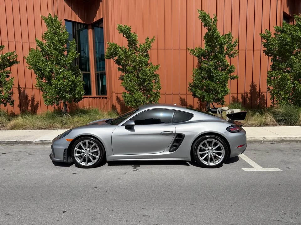 2019 Porsche 718 Cayman - Image 8 of 12