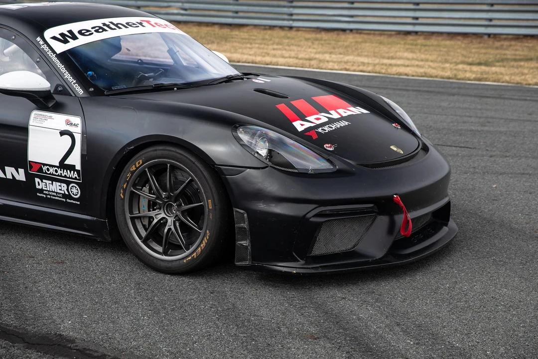 2019 Porsche 718 Cayman GT4 Clubsport - Image 26 of 31
