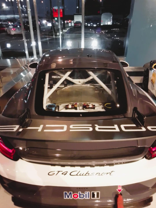 2019 Porsche 718 Cayman GT4 Clubsport - Image 20 of 31