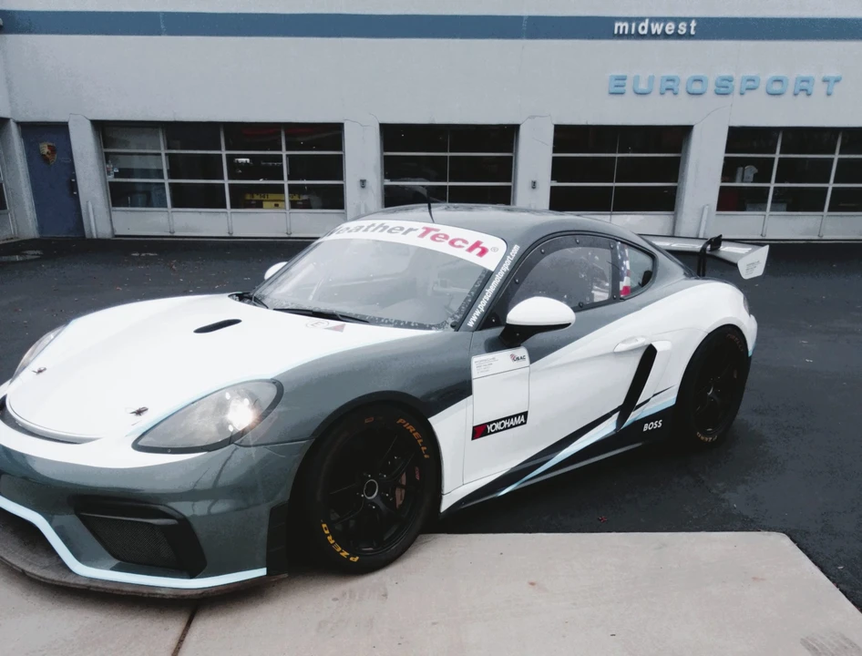 2019 Porsche 718 Cayman GT4 Clubsport - Image 2 of 31