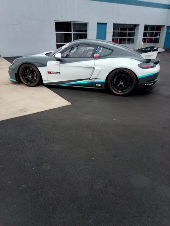 2019 Porsche 718 Cayman GT4 Clubsport - Image 11 of 31