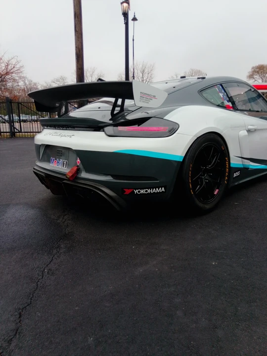 2019 Porsche 718 Cayman GT4 Clubsport - Image 17 of 31