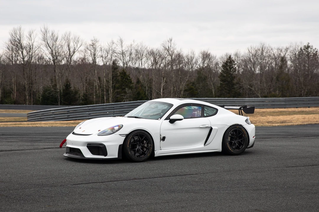 2019 Porsche 718 Cayman GT4 - Image 2 of 31
