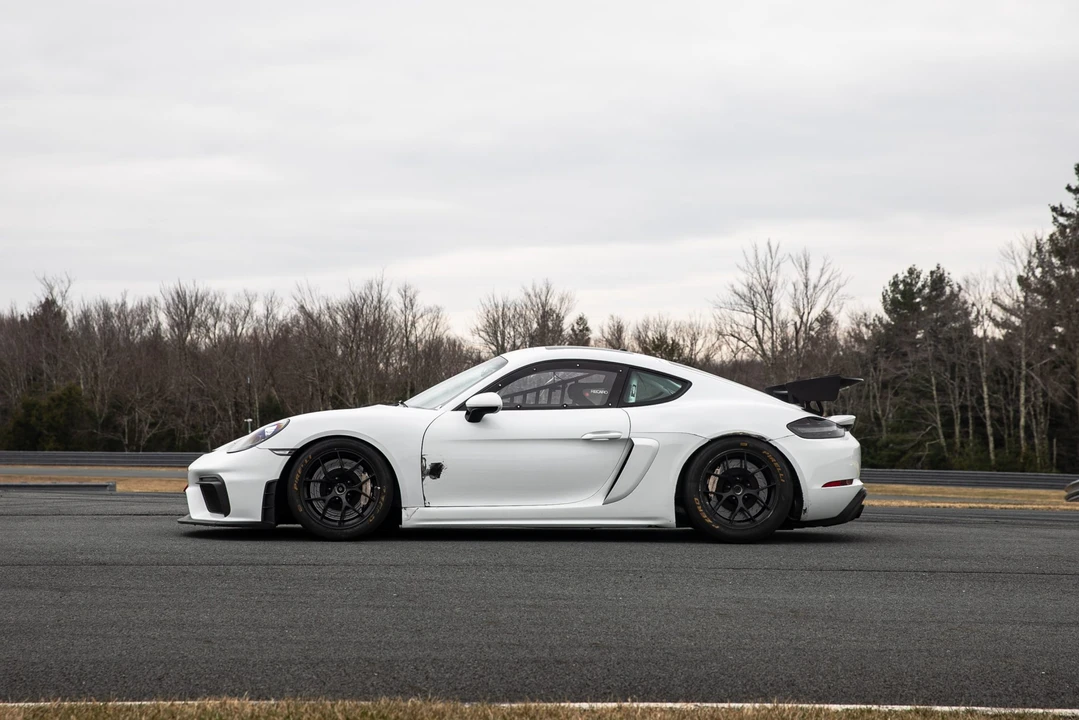 2019 Porsche 718 Cayman GT4 - Image 25 of 31