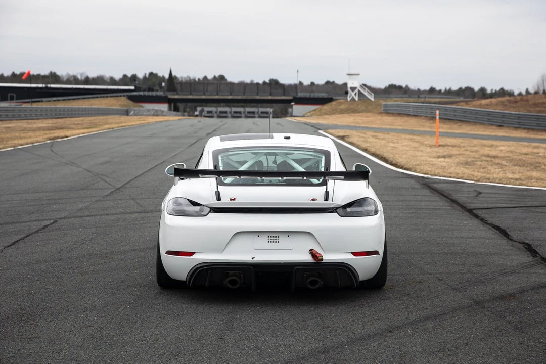 2019 Porsche 718 Cayman GT4 - Image 18 of 31