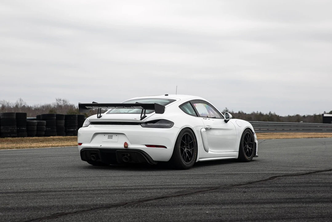 2019 Porsche 718 Cayman GT4 - Image 17 of 31