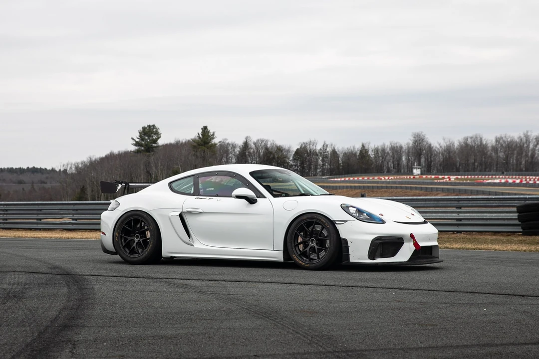 2019 Porsche 718 Cayman GT4 - Image 11 of 31