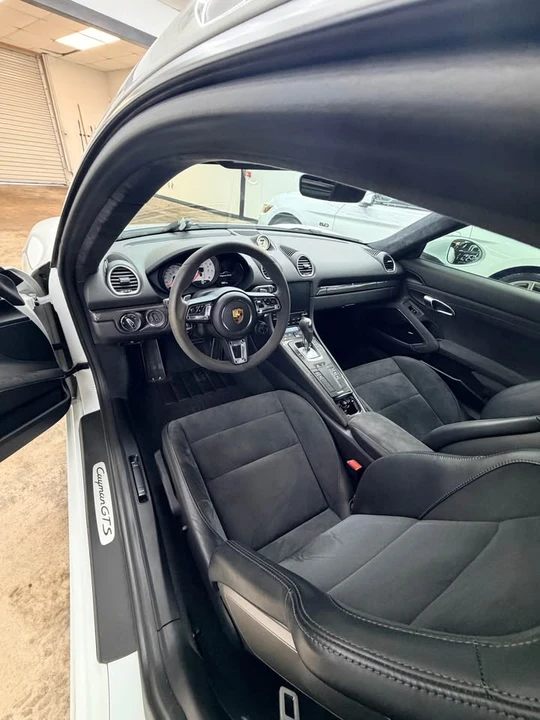 2019 Porsche 718 Cayman - Image 10 of 15