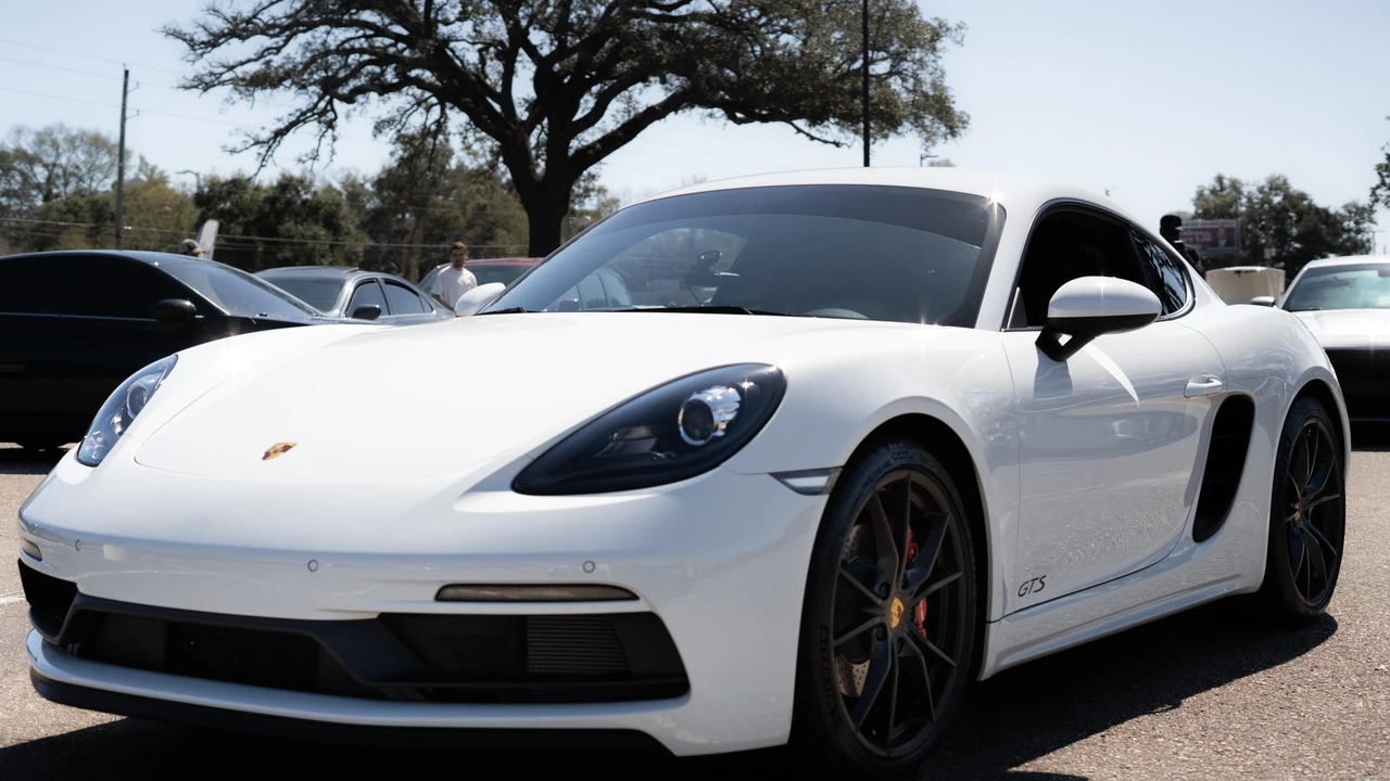 2019 Porsche 718 Cayman GTS - Image 9 of 31