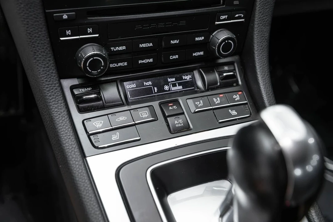2019 Porsche 718 Cayman - Image 24 of 31