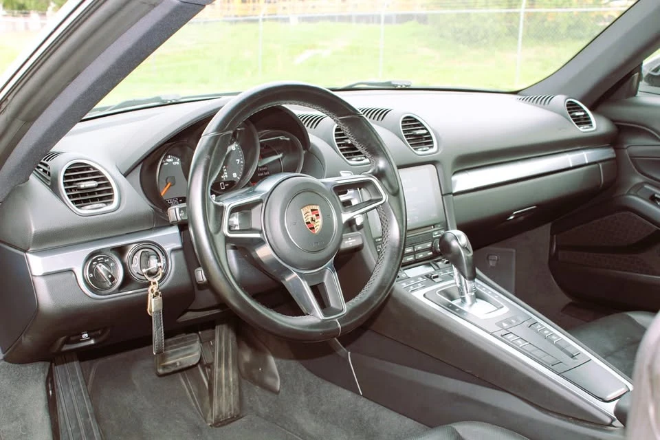 2019 Porsche 718 Cayman - Image 11 of 20