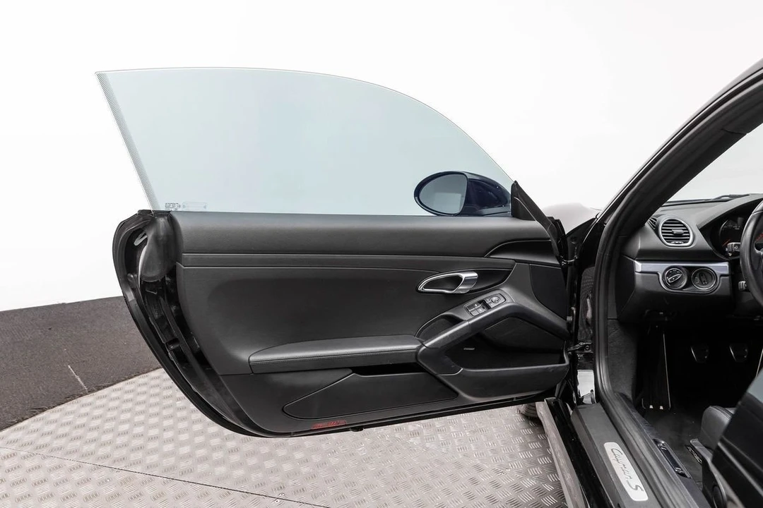 2019 Porsche 718 Cayman S - Image 10 of 31
